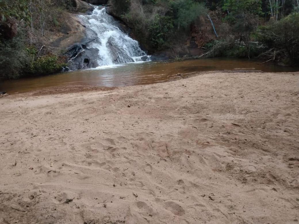 Banheira, Lareira E Cachoeira
